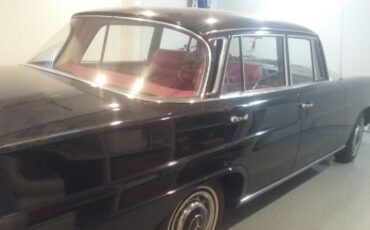 Mercedes-Benz-Other-1965-Sedan-10