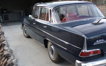 Mercedes-Benz-Other-1965-Sedan-11