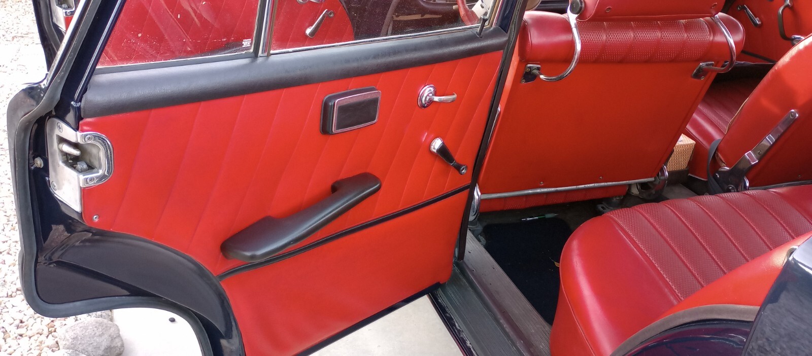 Mercedes-Benz-Other-1965-Sedan-14