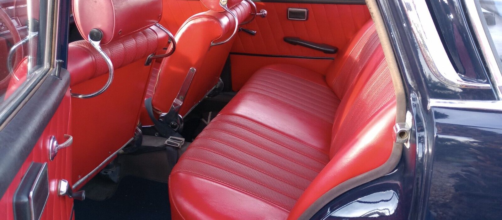 Mercedes-Benz-Other-1965-Sedan-15