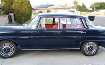 Mercedes-Benz-Other-1965-Sedan-2