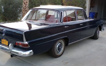 Mercedes-Benz-Other-1965-Sedan-3