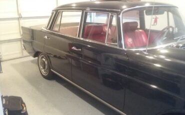 Mercedes-Benz-Other-1965-Sedan-5