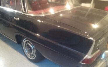 Mercedes-Benz-Other-1965-Sedan-8