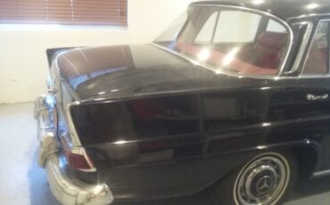 Mercedes-Benz-Other-1965-Sedan-9