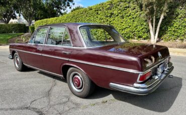Mercedes-Benz-Other-1967-Sedan-1