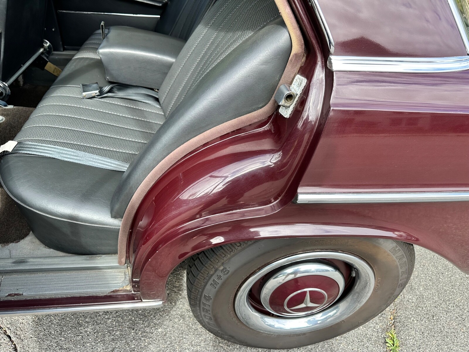 Mercedes-Benz-Other-1967-Sedan-13