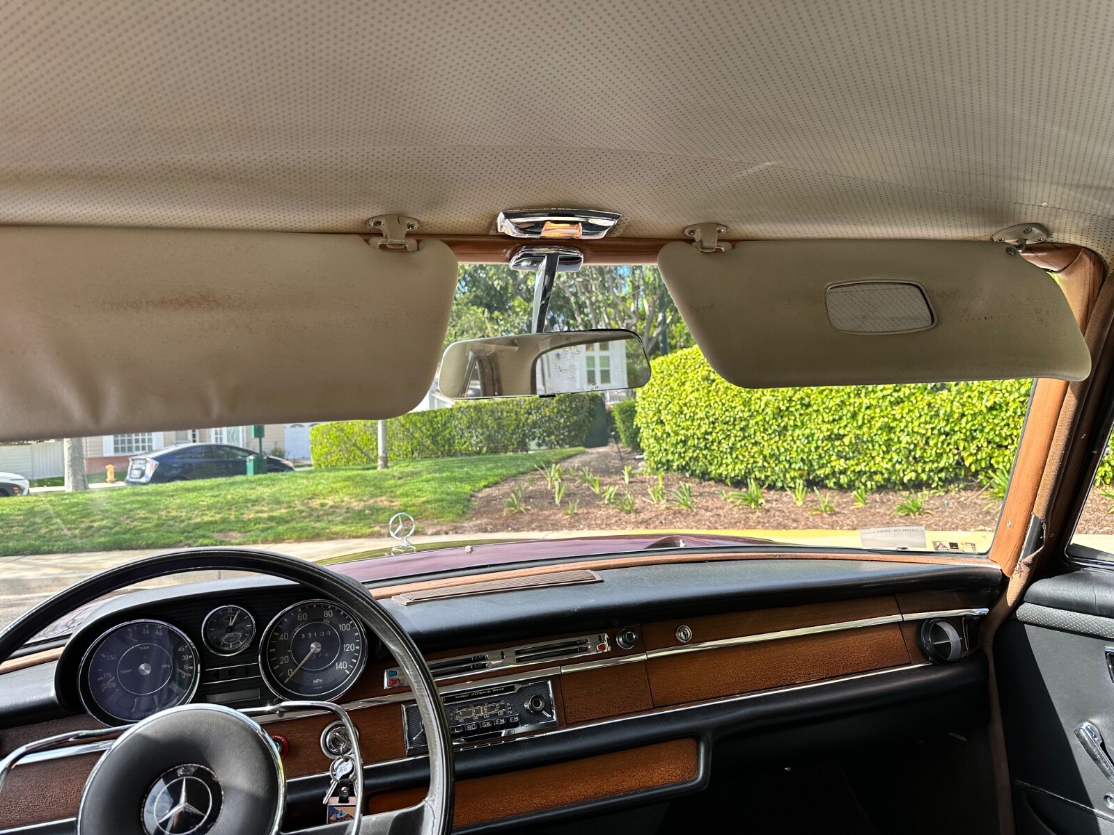 Mercedes-Benz-Other-1967-Sedan-22