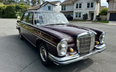 Mercedes-Benz-Other-1967-Sedan-5