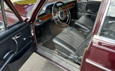 Mercedes-Benz-Other-1967-Sedan-9