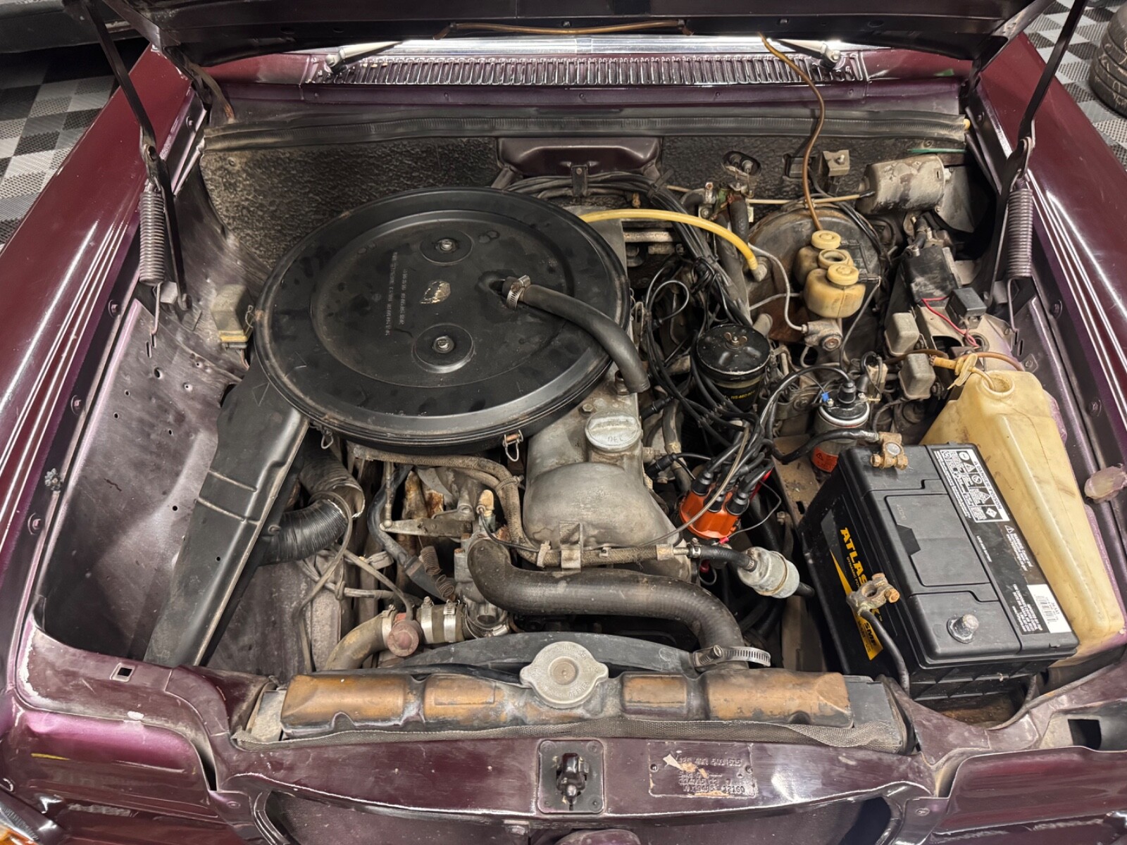 Mercedes-Benz-Other-1969-Sedan-1