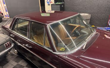 Mercedes-Benz-Other-1969-Sedan-12