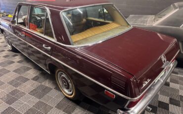 Mercedes-Benz-Other-1969-Sedan-13