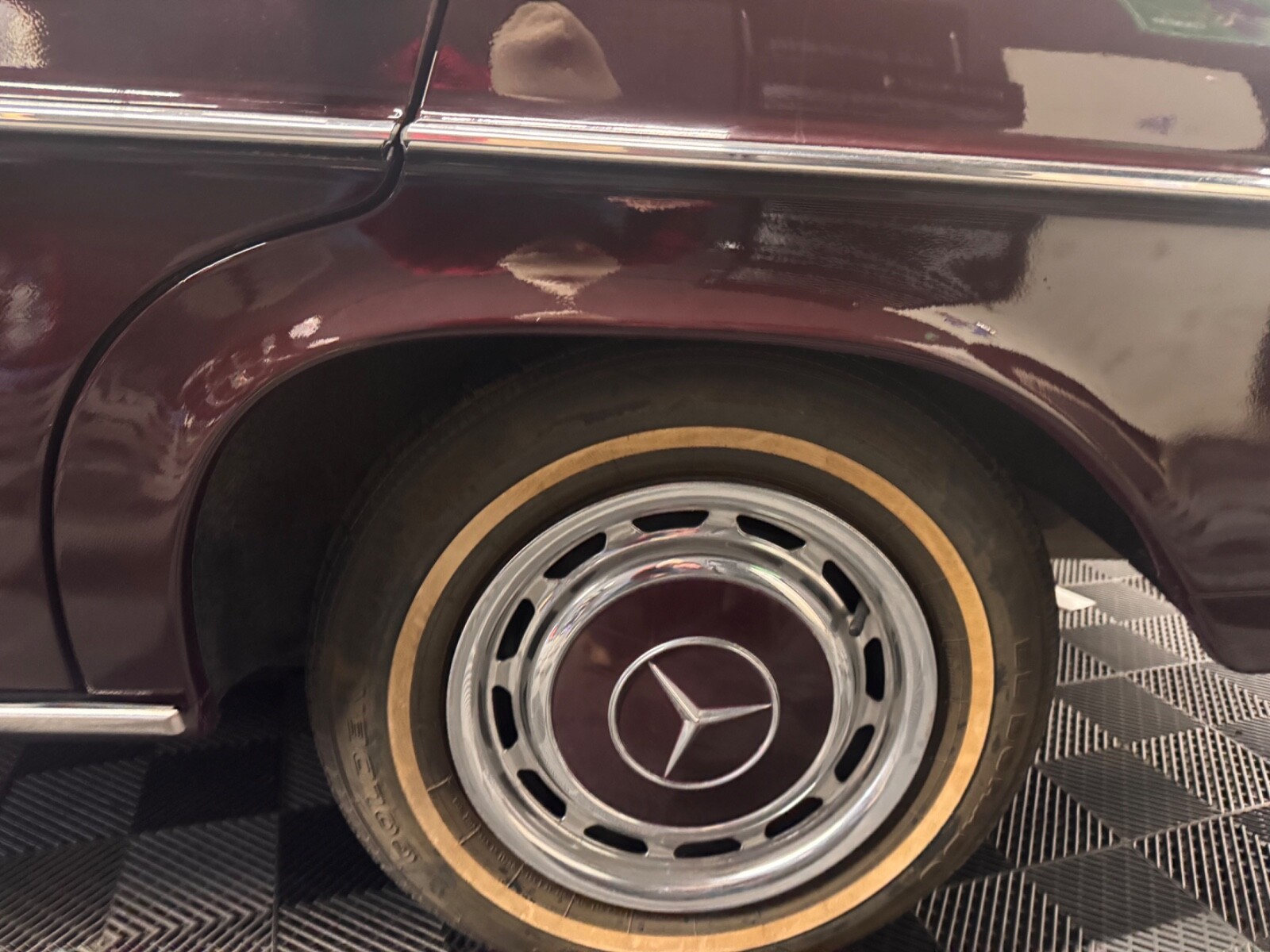 Mercedes-Benz-Other-1969-Sedan-14