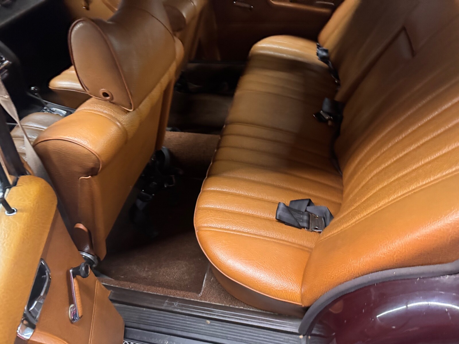 Mercedes-Benz-Other-1969-Sedan-15