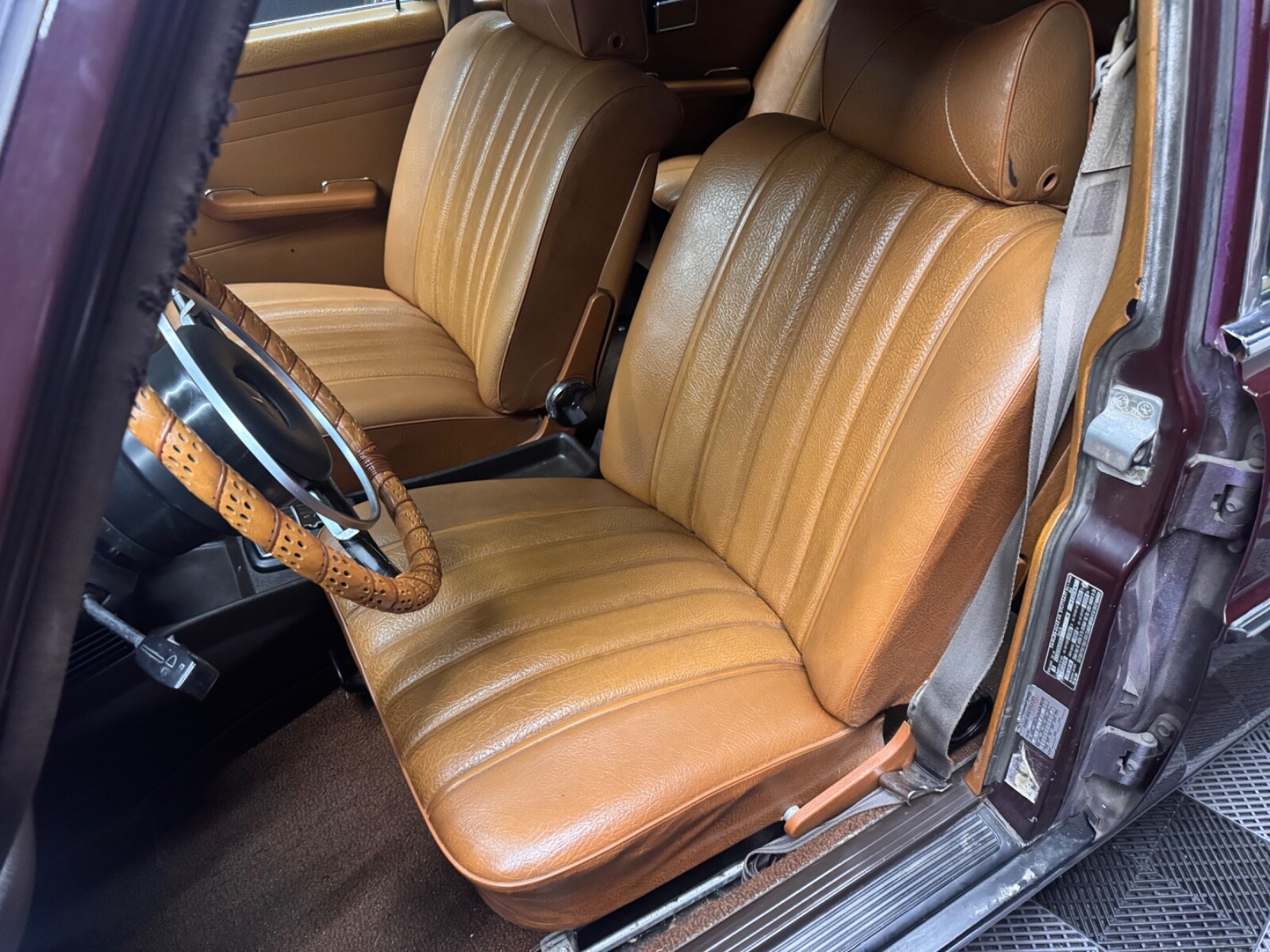 Mercedes-Benz-Other-1969-Sedan-6