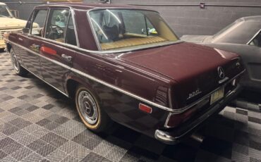 Mercedes-Benz-Other-1969-Sedan-7