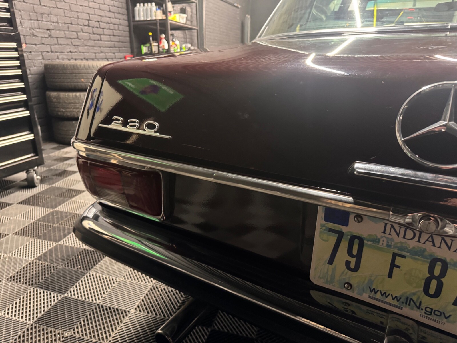 Mercedes-Benz-Other-1969-Sedan-9