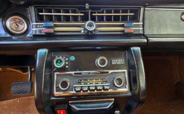 Mercedes-Benz-Other-1973-Sedan-1
