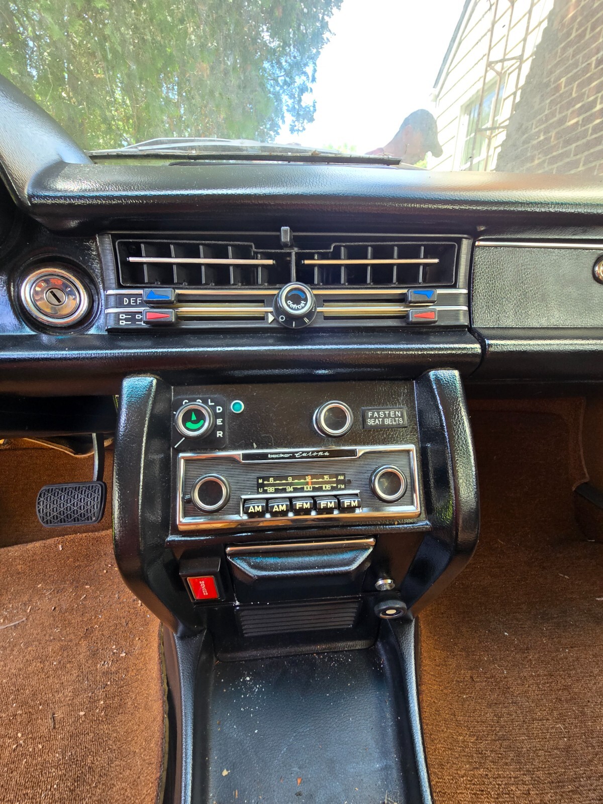 Mercedes-Benz-Other-1973-Sedan-1