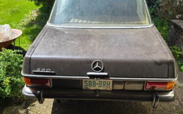 Mercedes-Benz-Other-1973-Sedan-11