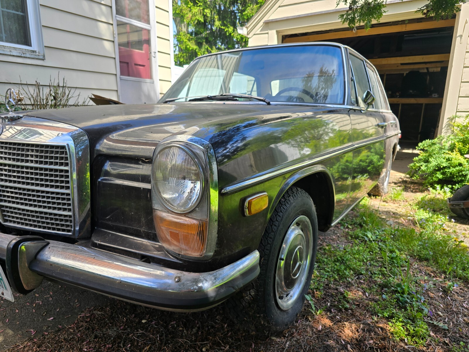 Mercedes-Benz-Other-1973-Sedan-12