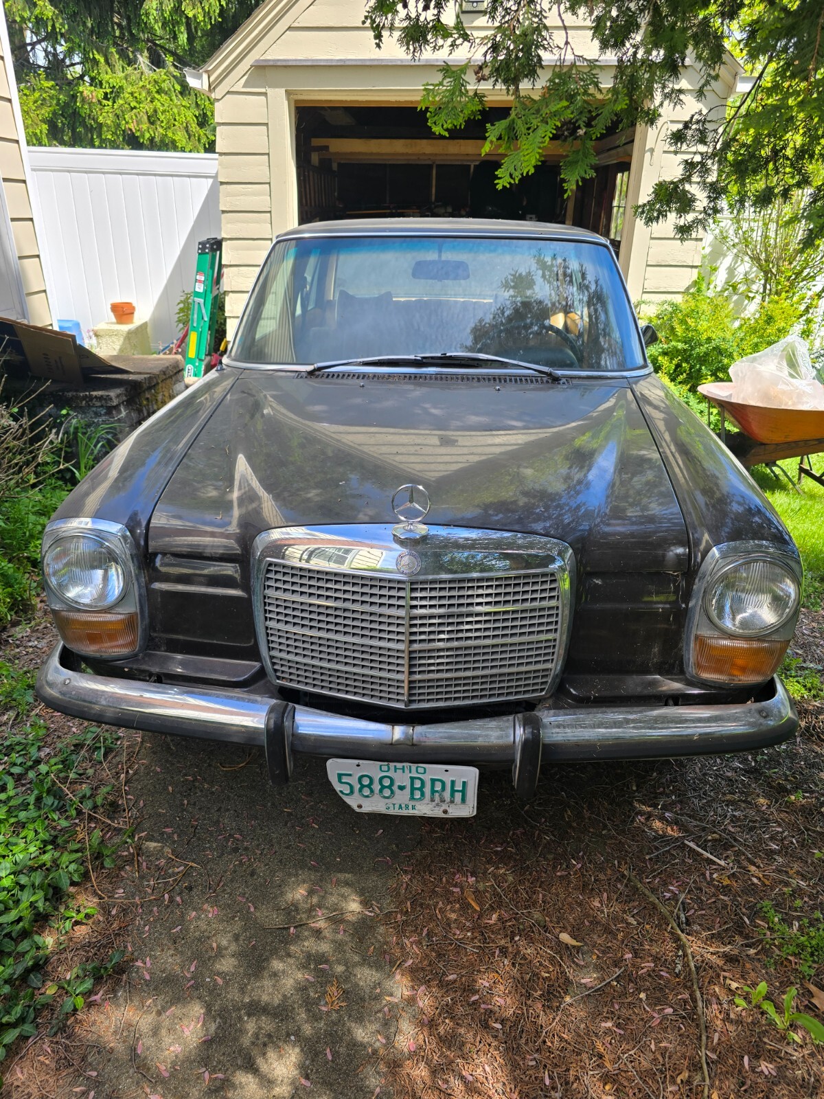 Mercedes-Benz-Other-1973-Sedan-14