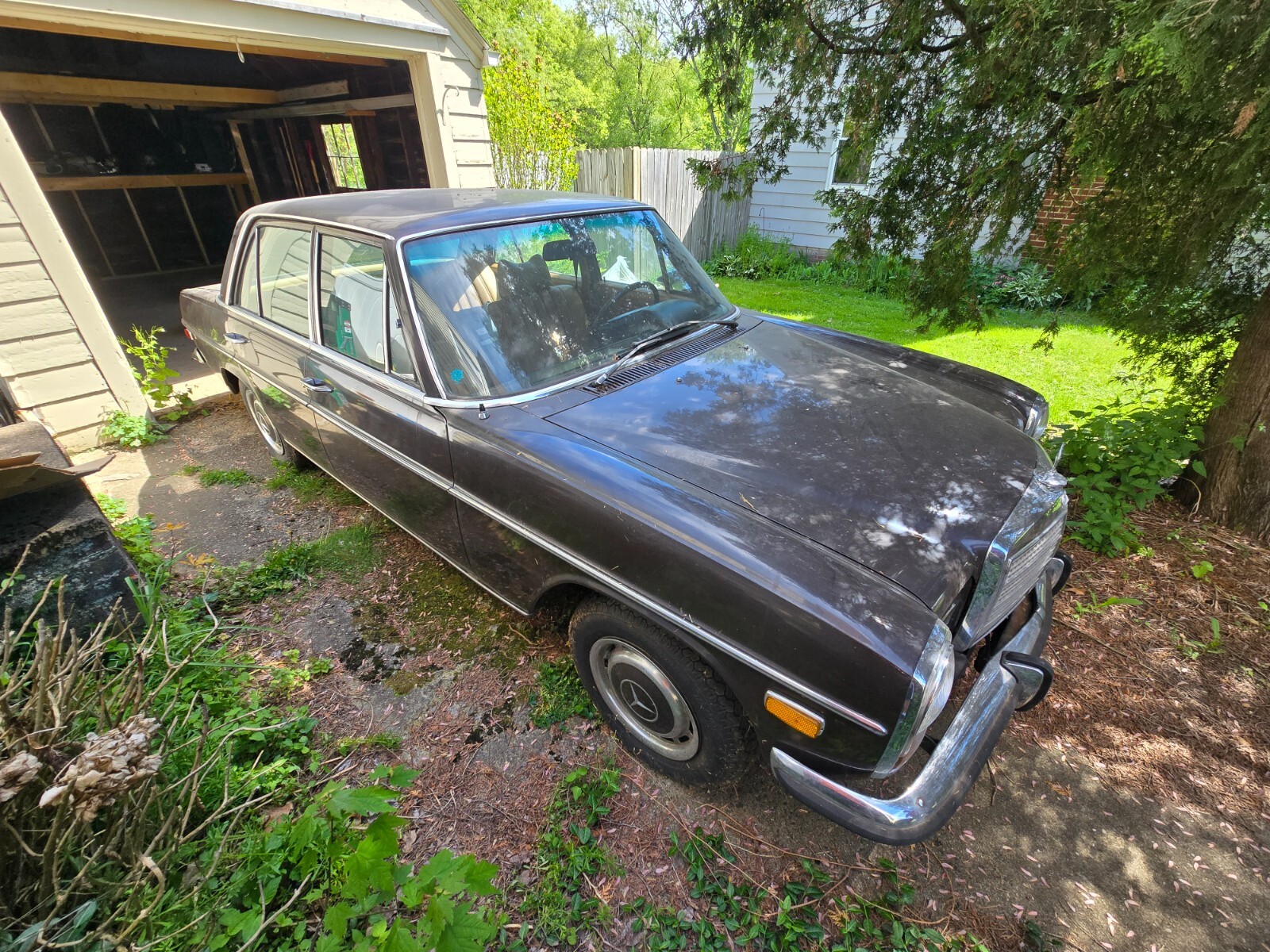 Mercedes-Benz-Other-1973-Sedan