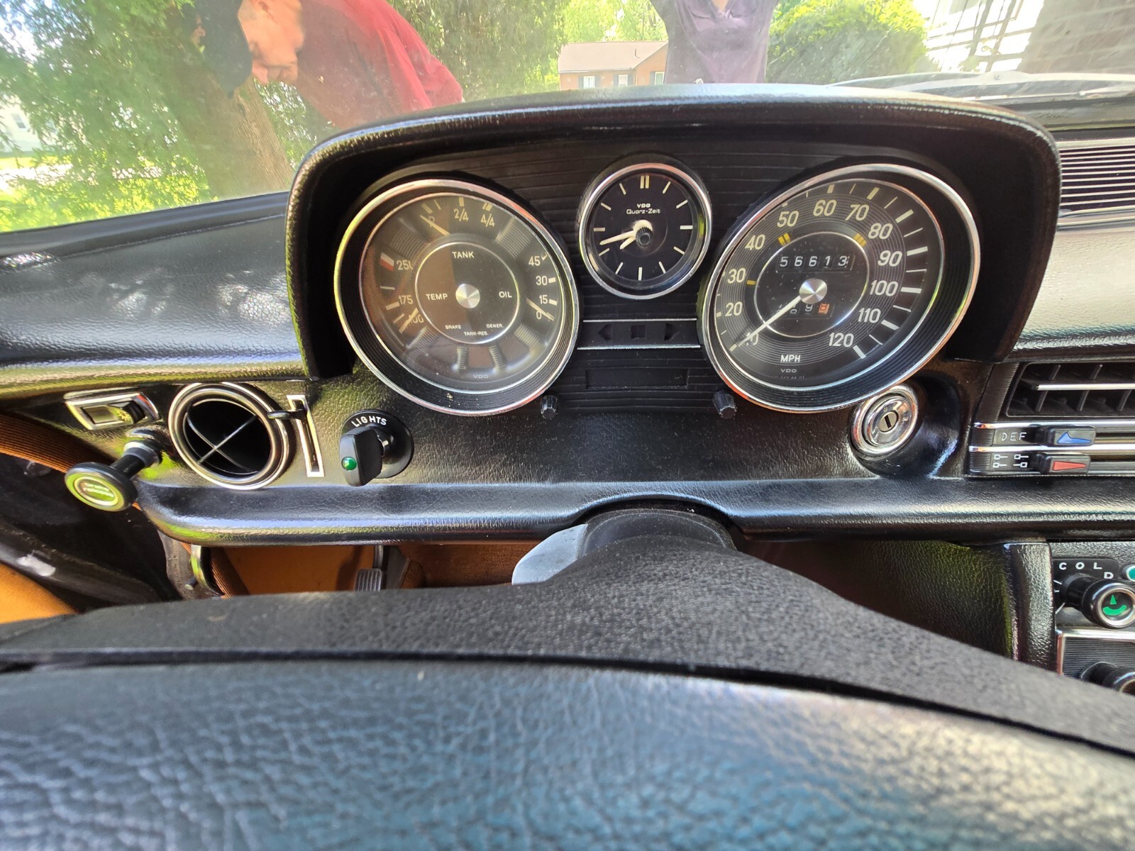 Mercedes-Benz-Other-1973-Sedan-6
