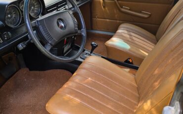 Mercedes-Benz-Other-1973-Sedan-7