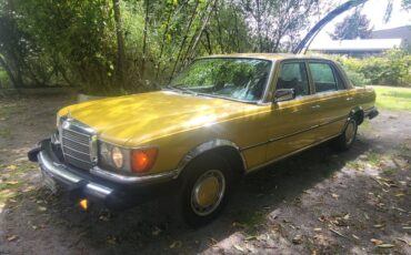 Mercedes-Benz-Other-1976-Sedan-1