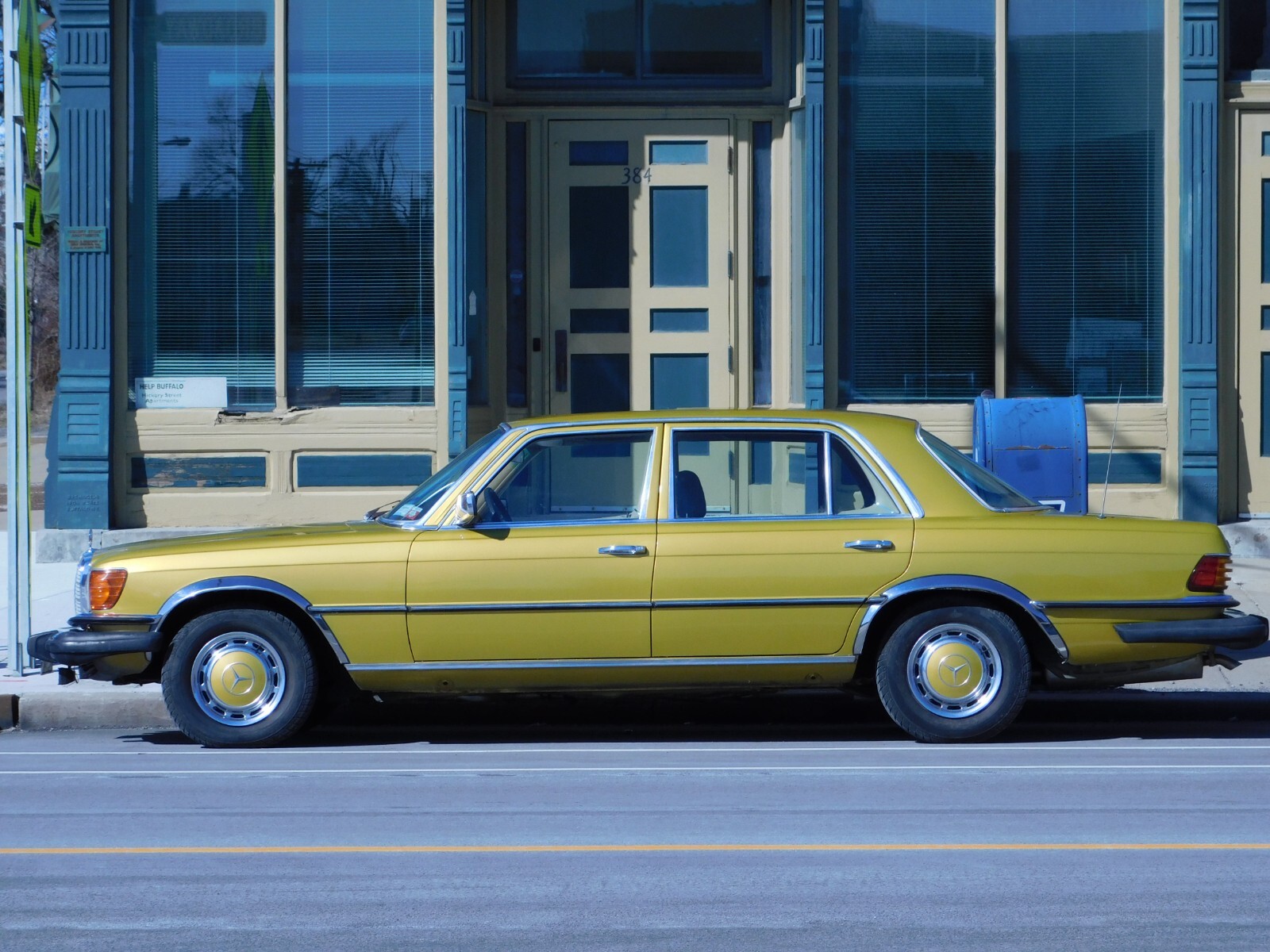 Mercedes-Benz-Other-1976-Sedan-27