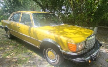 Mercedes-Benz-Other-1976-Sedan-6
