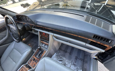 Mercedes-Benz-Other-1991-Sedan-16