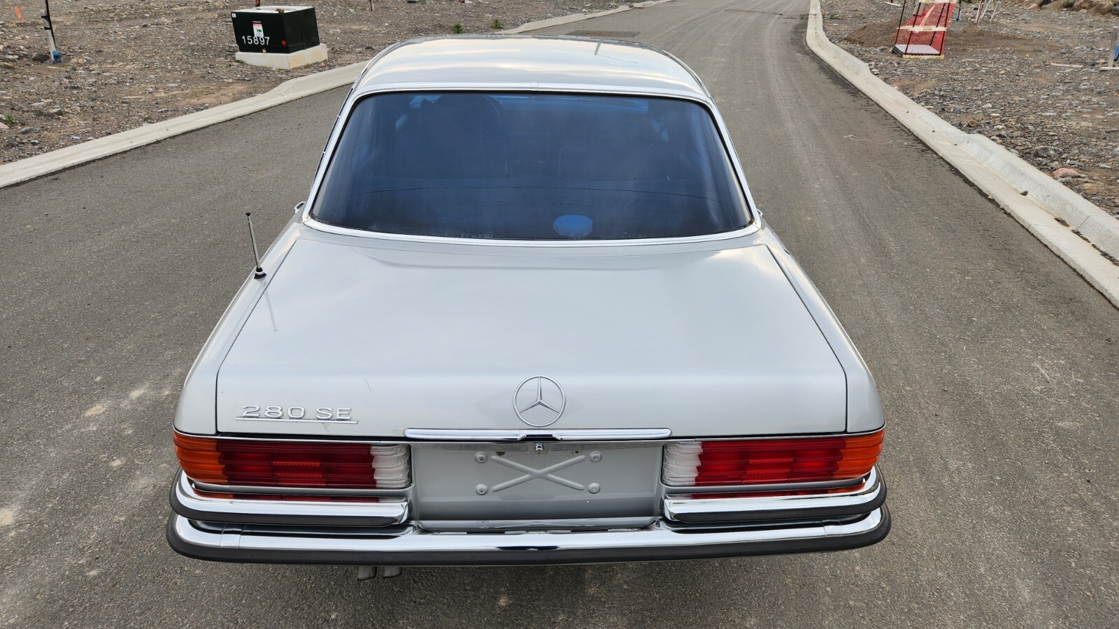 Mercedes-Benz-S-Class-1977-Sedan-14
