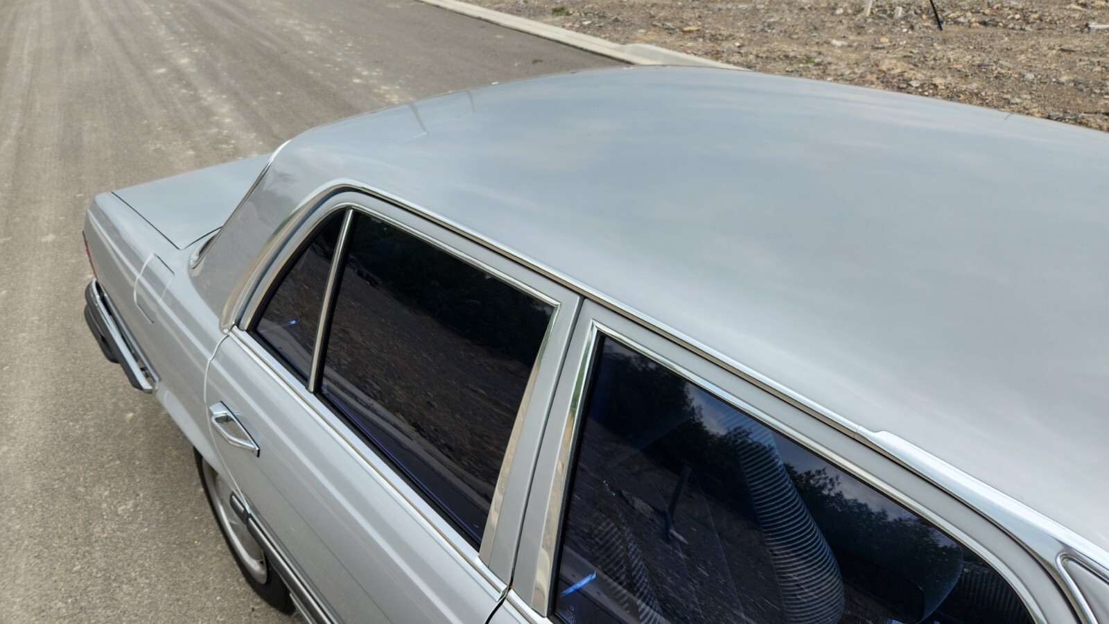 Mercedes-Benz-S-Class-1977-Sedan-15