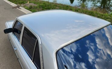 Mercedes-Benz-S-Class-1977-Sedan-16