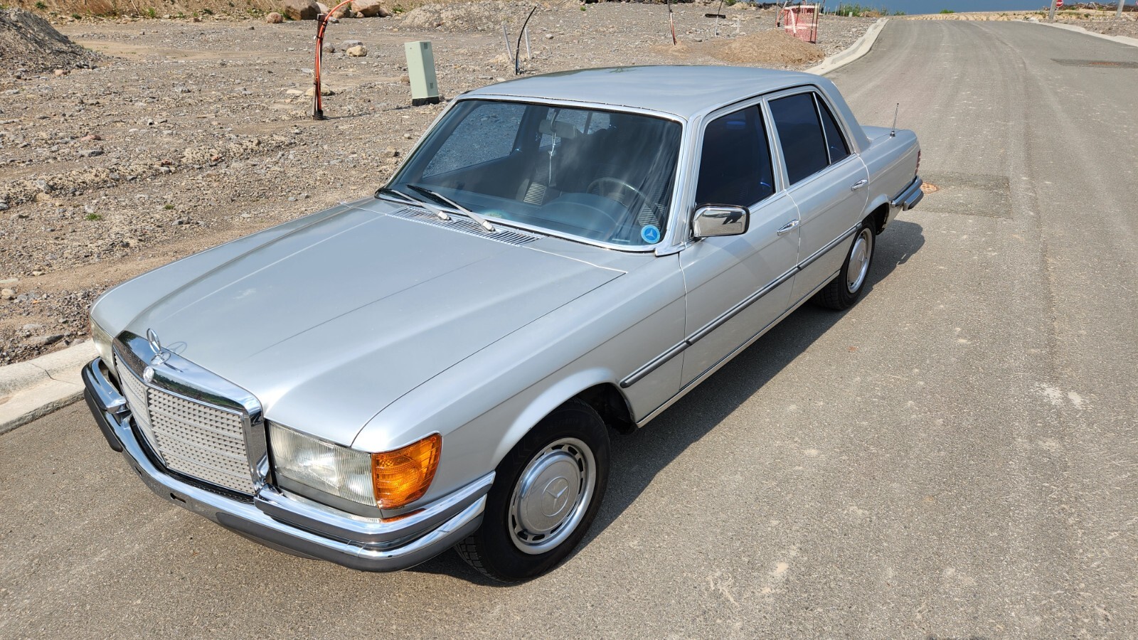 Mercedes-Benz-S-Class-1977-Sedan-4