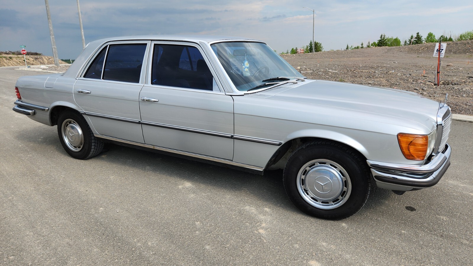 Mercedes-Benz-S-Class-1977-Sedan-8