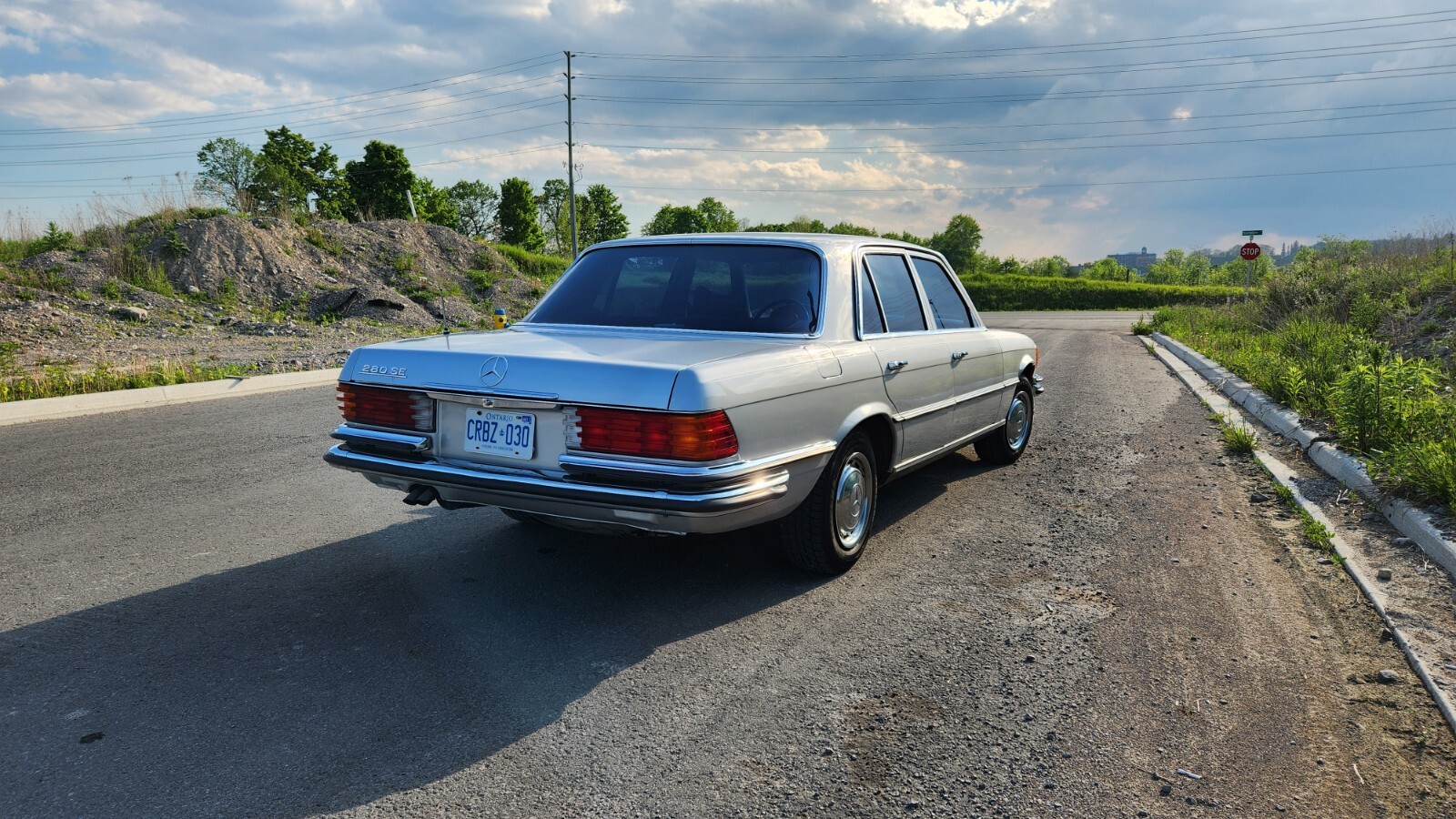 Mercedes-Benz-S-Class-1977-Sedan-9