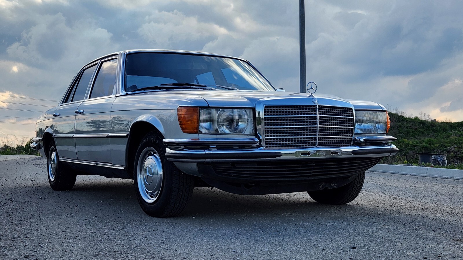 Mercedes-Benz-S-Class-1977-Sedan