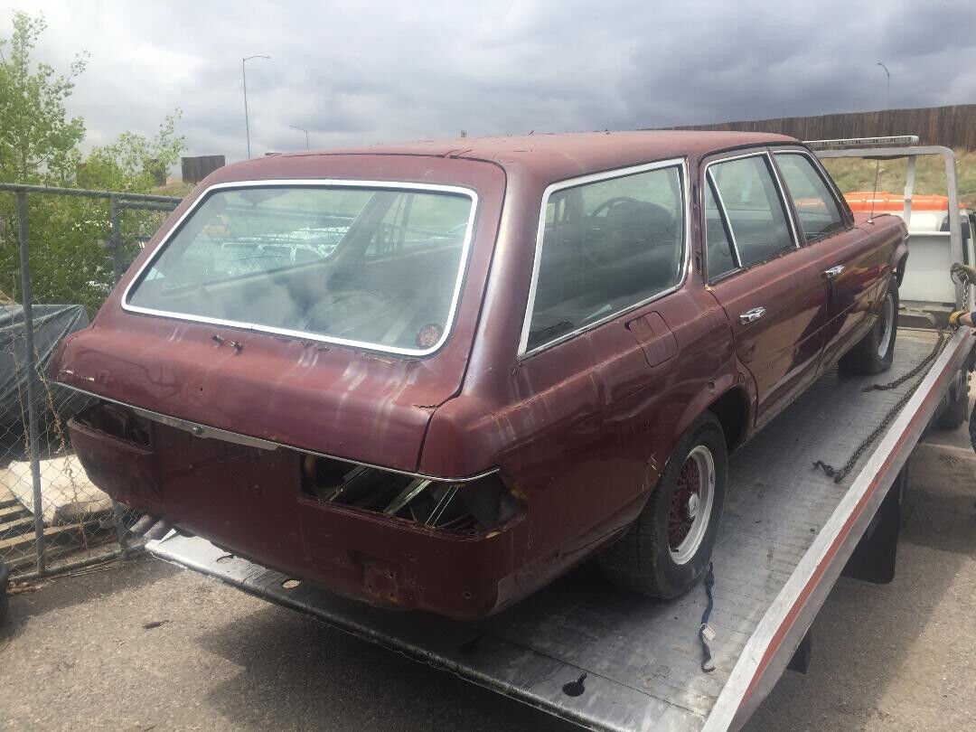 Mercedes-Benz-S-Class-1978-Wagon-33