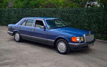 Mercedes-Benz-S-Class-1985-Sedan-1