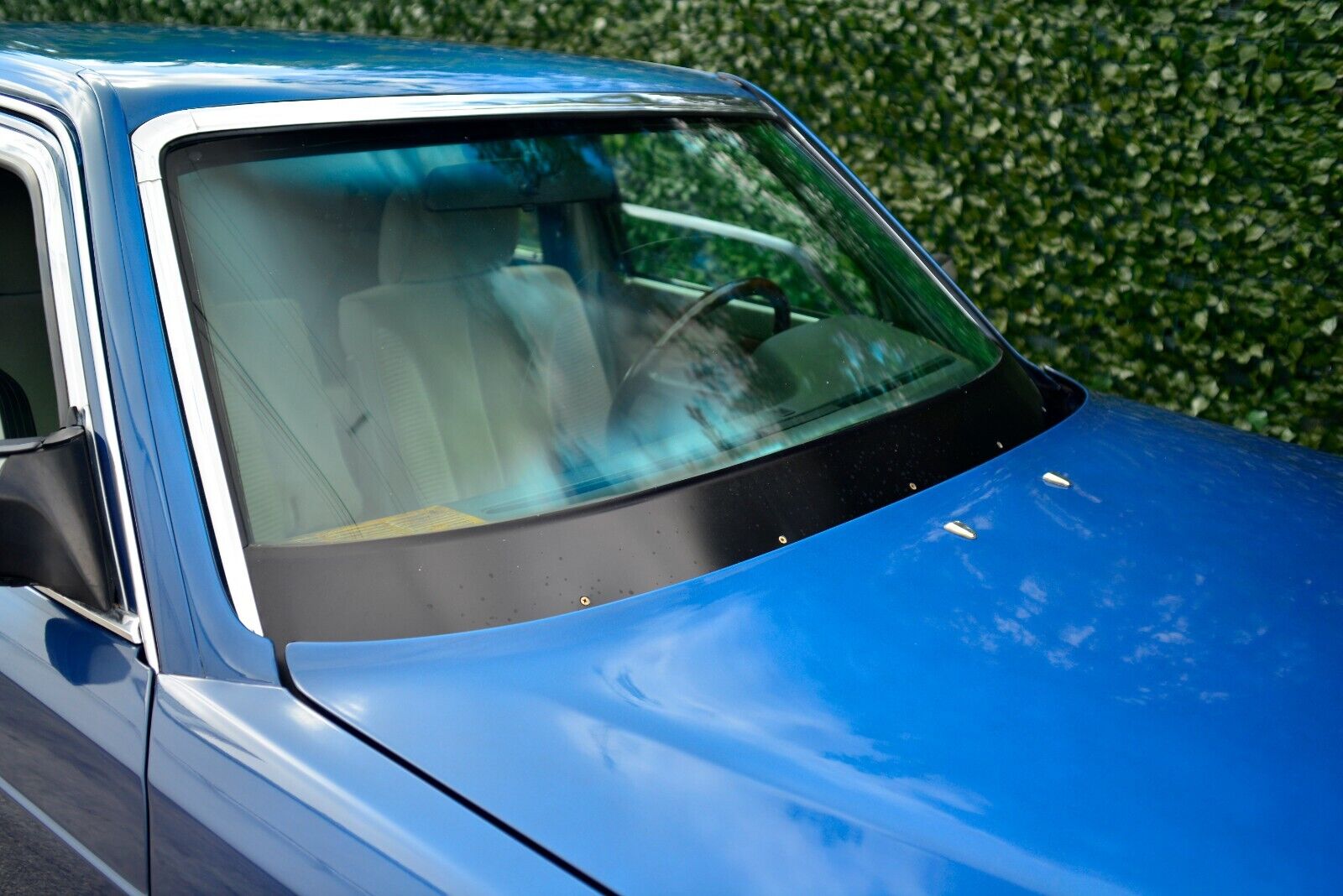 Mercedes-Benz-S-Class-1985-Sedan-12
