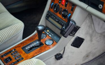 Mercedes-Benz-S-Class-1985-Sedan-14