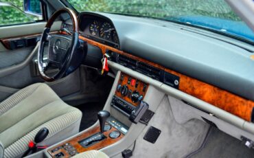 Mercedes-Benz-S-Class-1985-Sedan-15