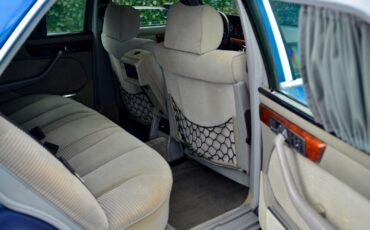Mercedes-Benz-S-Class-1985-Sedan-17