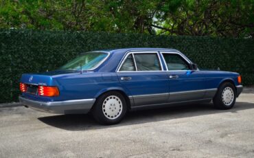 Mercedes-Benz-S-Class-1985-Sedan-3