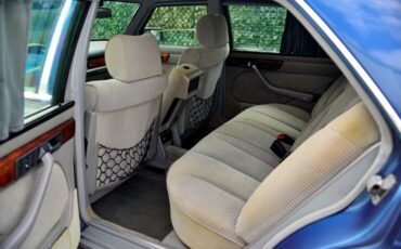 Mercedes-Benz-S-Class-1985-Sedan-35