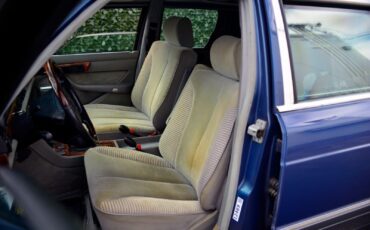 Mercedes-Benz-S-Class-1985-Sedan-36